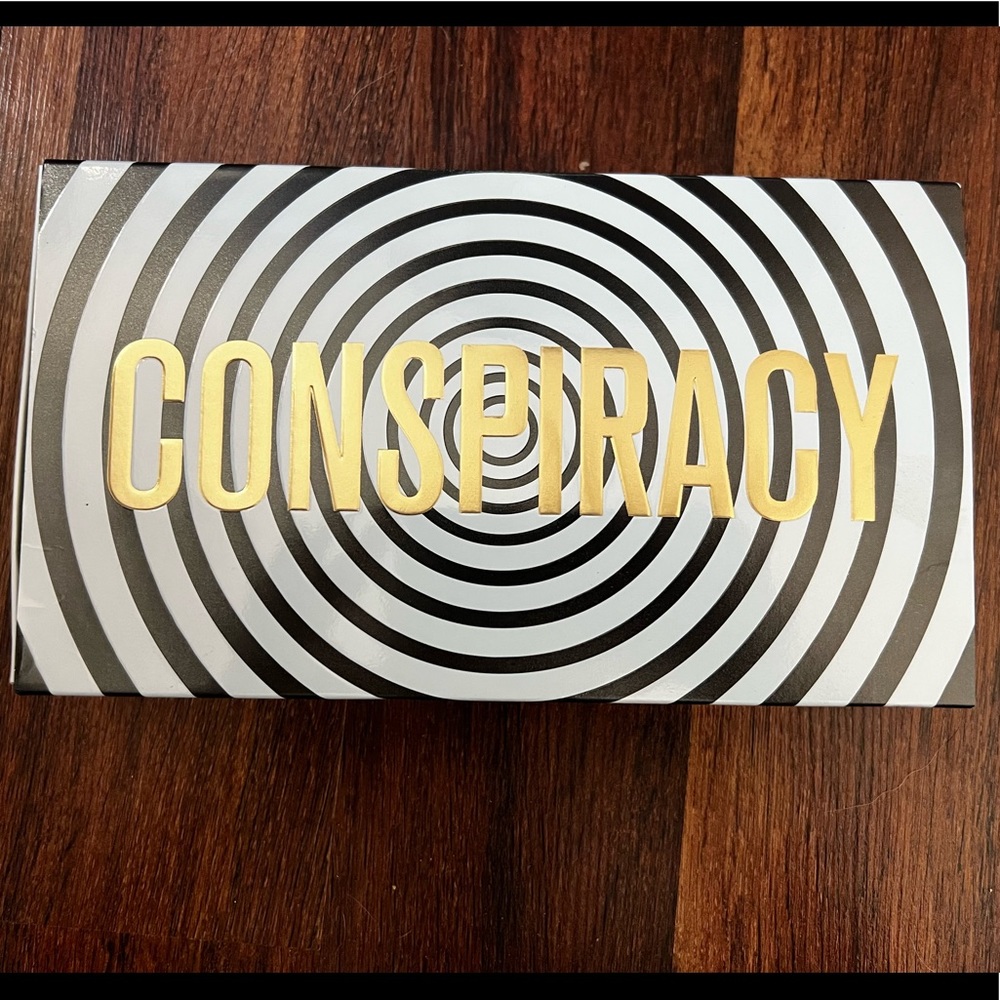Jeffree Star x Shane Dawson- Conspiracy Palette